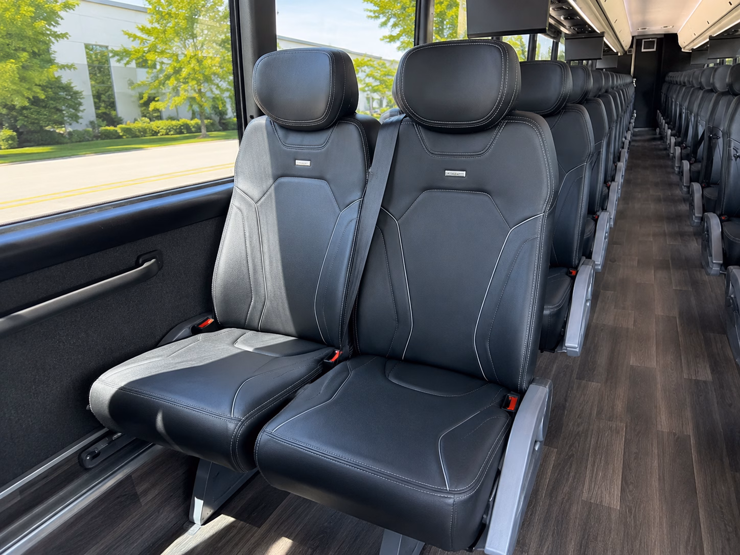 charter buses for fullerton arboretum and csuf campus field trips
